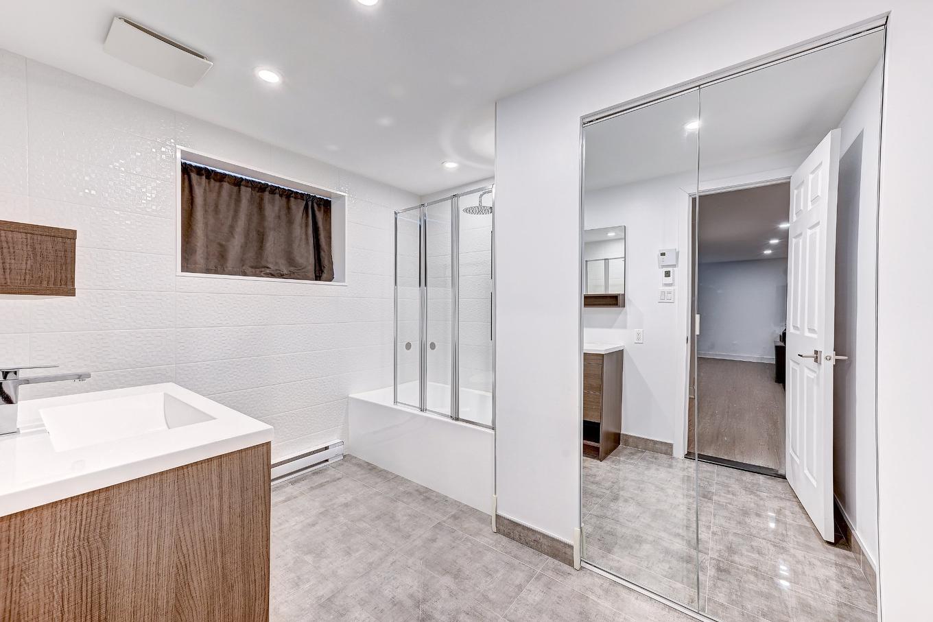 Salle de bains - 10399 Av. De Cobourg, Montréal (Montréal-Nord), QC - Indoor