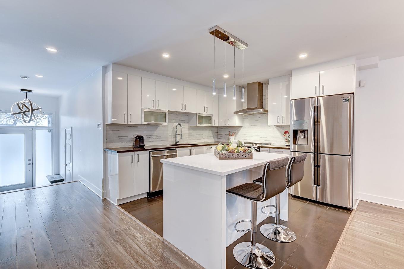 Cuisine - 10399 Av. De Cobourg, Montréal (Montréal-Nord), QC - Indoor Photo Showing Kitchen With Upgraded Kitchen