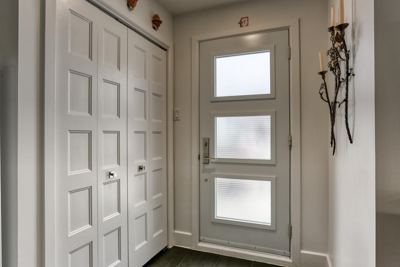 Hall d'entrée/Vestibule - 1399 Rue Pierre-Launière, Trois-Rivières, QC - Indoor Photo Showing Other Room