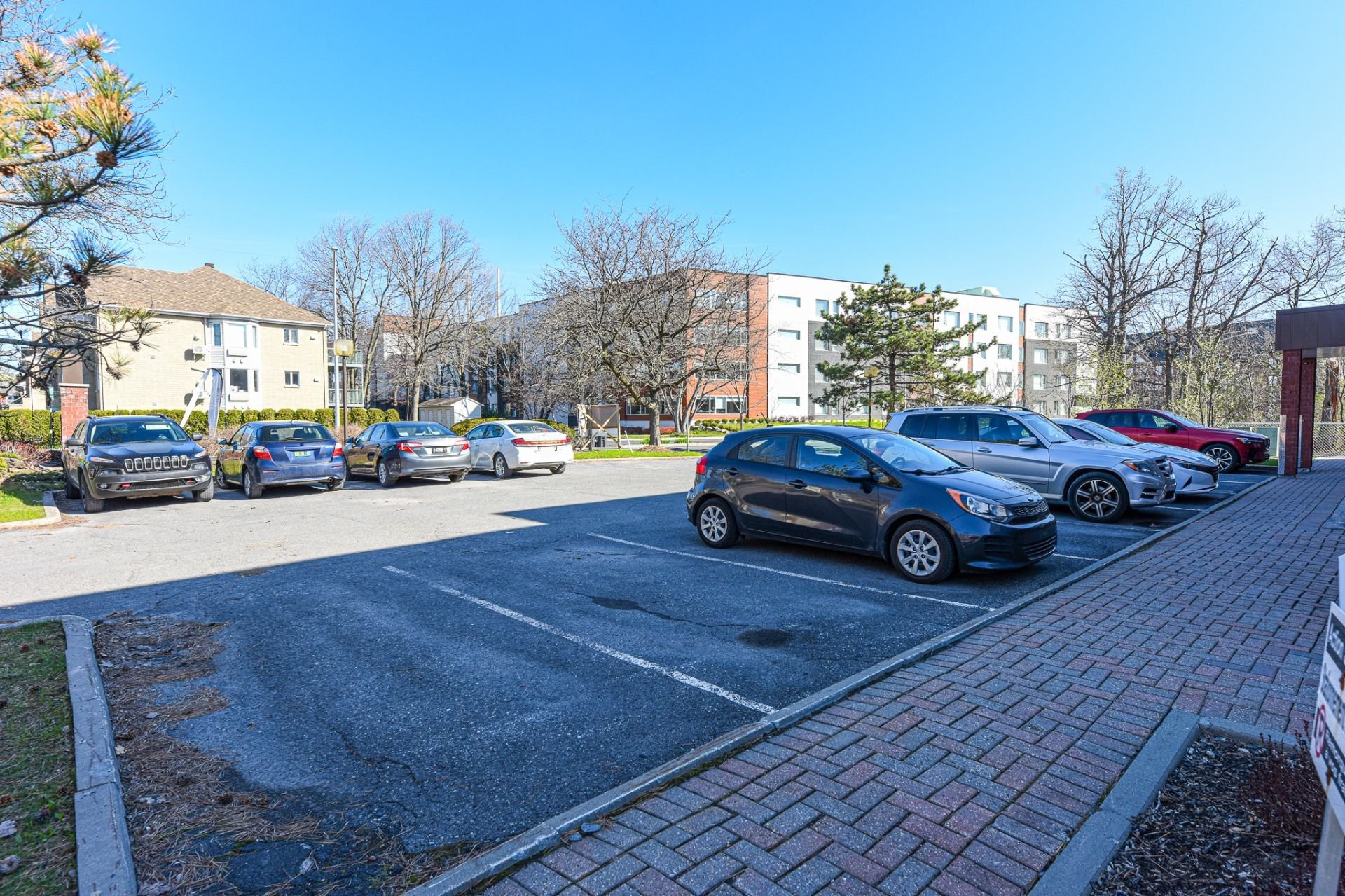 Front of Structure - 200-2160 Ch. Du Tremblay, Longueuil (Le Vieux-Longueuil), QC - Outdoor