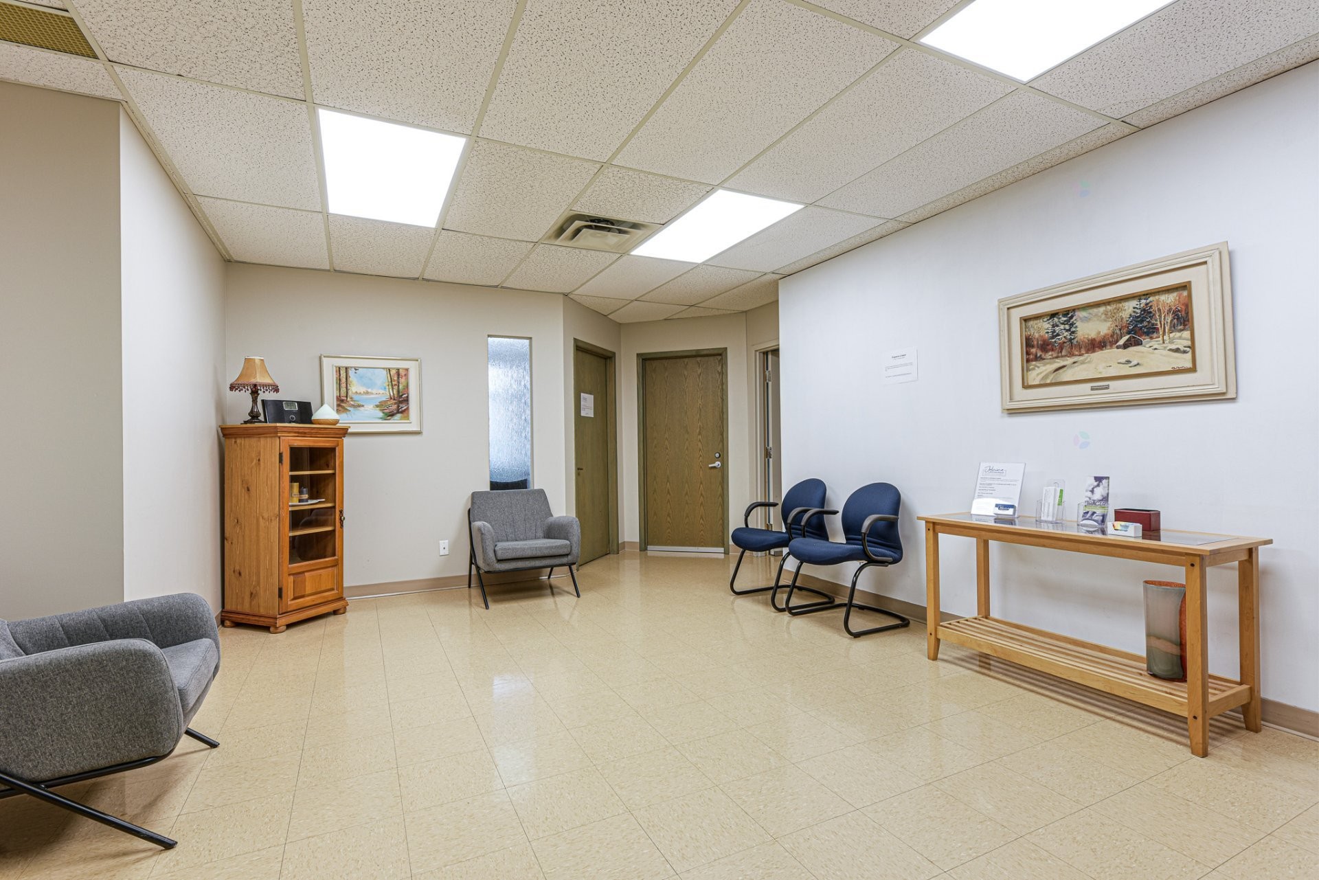 Office - 200-2160 Ch. Du Tremblay, Longueuil (Le Vieux-Longueuil), QC - Indoor Photo Showing Other Room