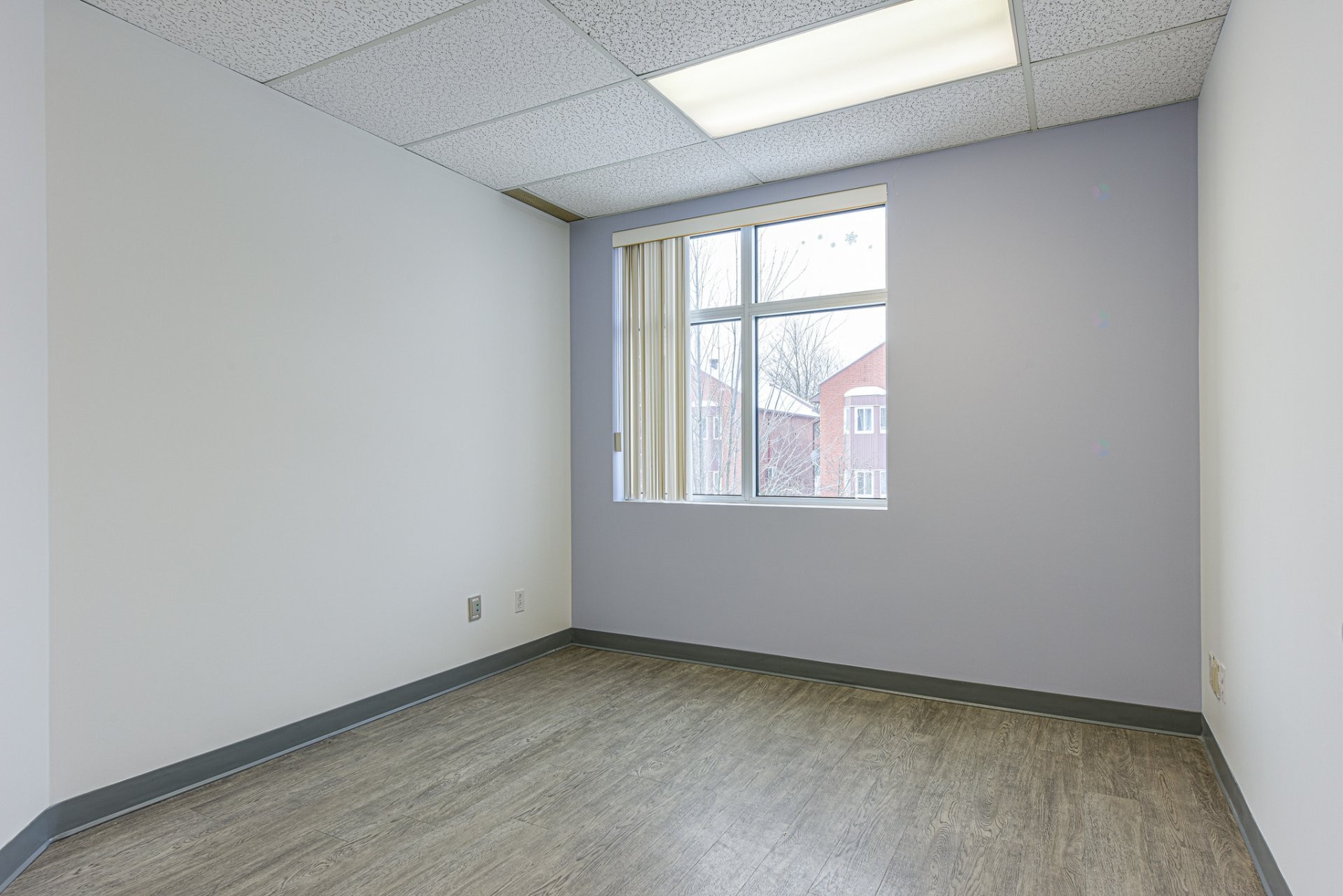 Office - 225-2160 Ch. Du Tremblay, Longueuil (Le Vieux-Longueuil), QC - Indoor Photo Showing Other Room