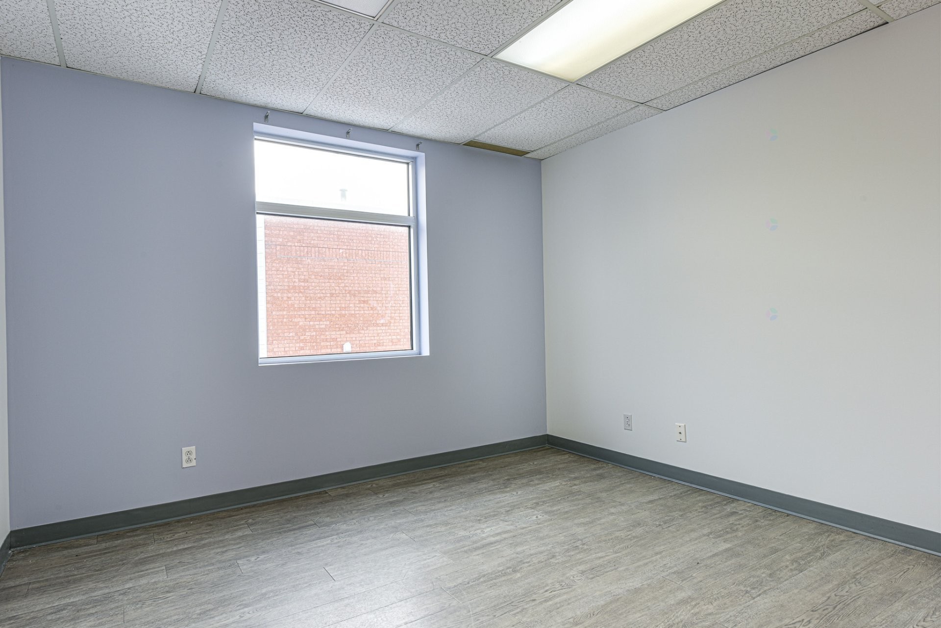 Office - 225-2160 Ch. Du Tremblay, Longueuil (Le Vieux-Longueuil), QC - Indoor Photo Showing Other Room