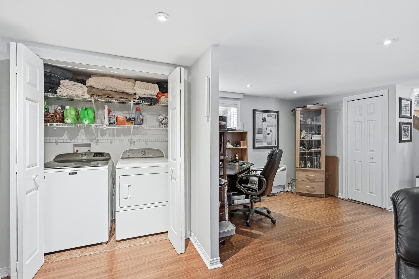 Laundry room - 20 32E Avenue, Saint-Blaise-Sur-Richelieu, QC - Indoor Photo Showing Laundry Room