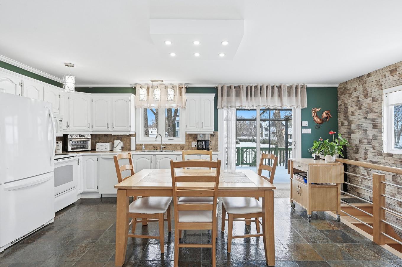 Kitchen - 20 32E Avenue, Saint-Blaise-Sur-Richelieu, QC - Indoor