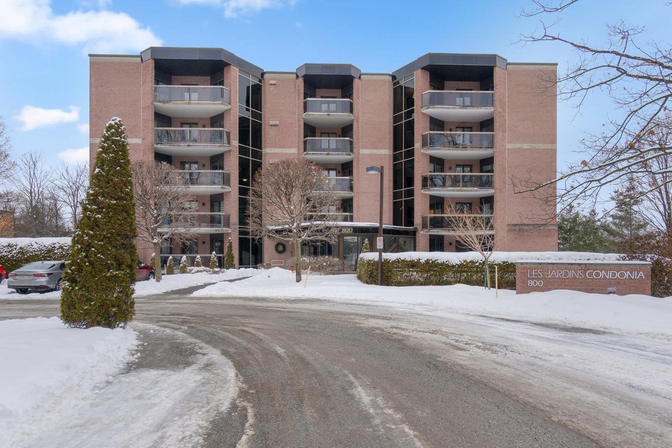 Façade - 202-800 Rue De Vimy, Sherbrooke (Les Nations), QC - Outdoor With Balcony With Facade