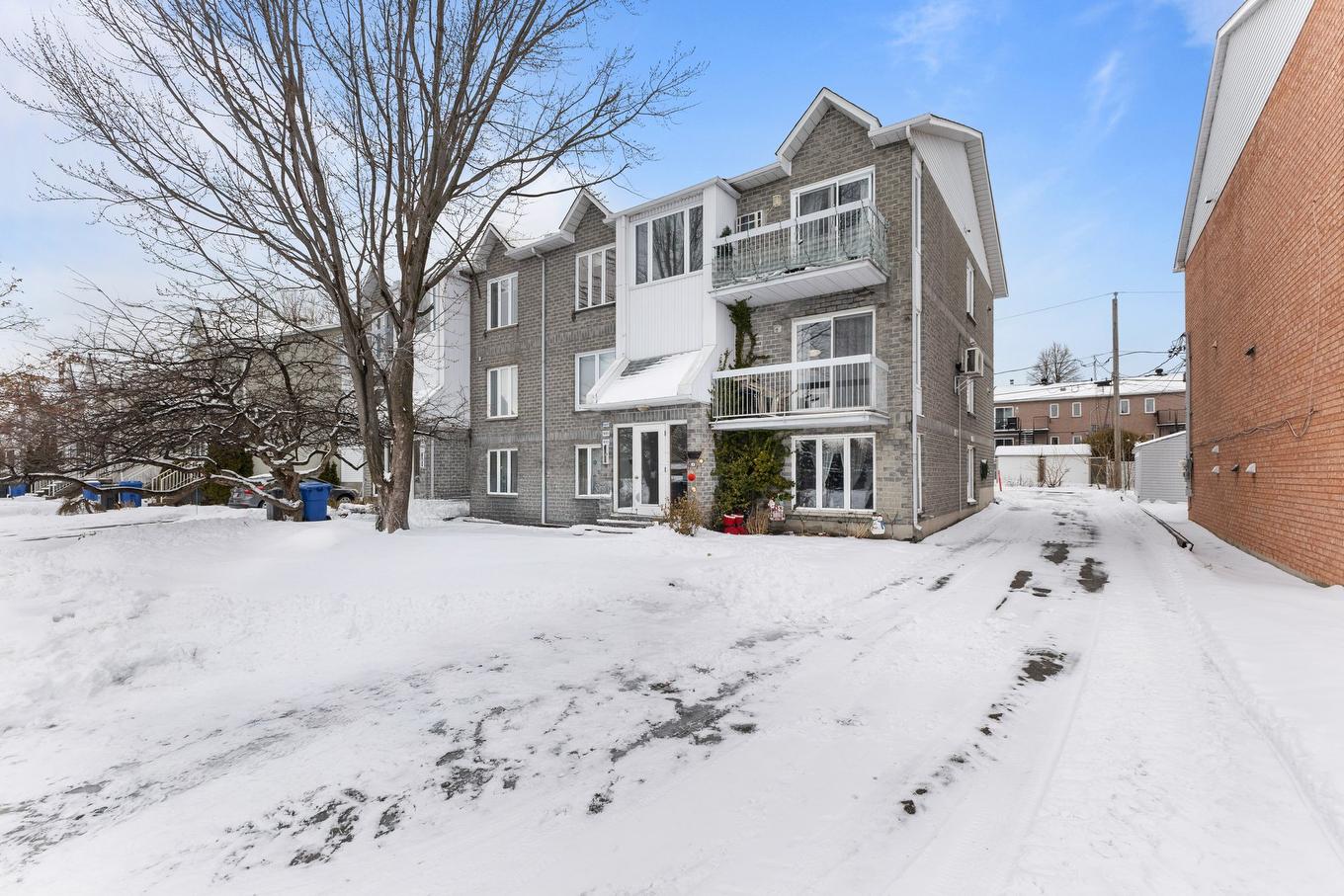 Frontage - 1687 Rue Des Saphirs, Longueuil (Saint-Hubert), QC - Outdoor With Facade