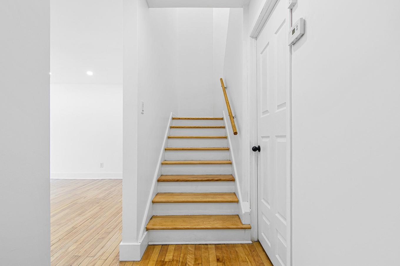Escalier - 371 Boul. St-Francis, Châteauguay, QC - Indoor Photo Showing Other Room