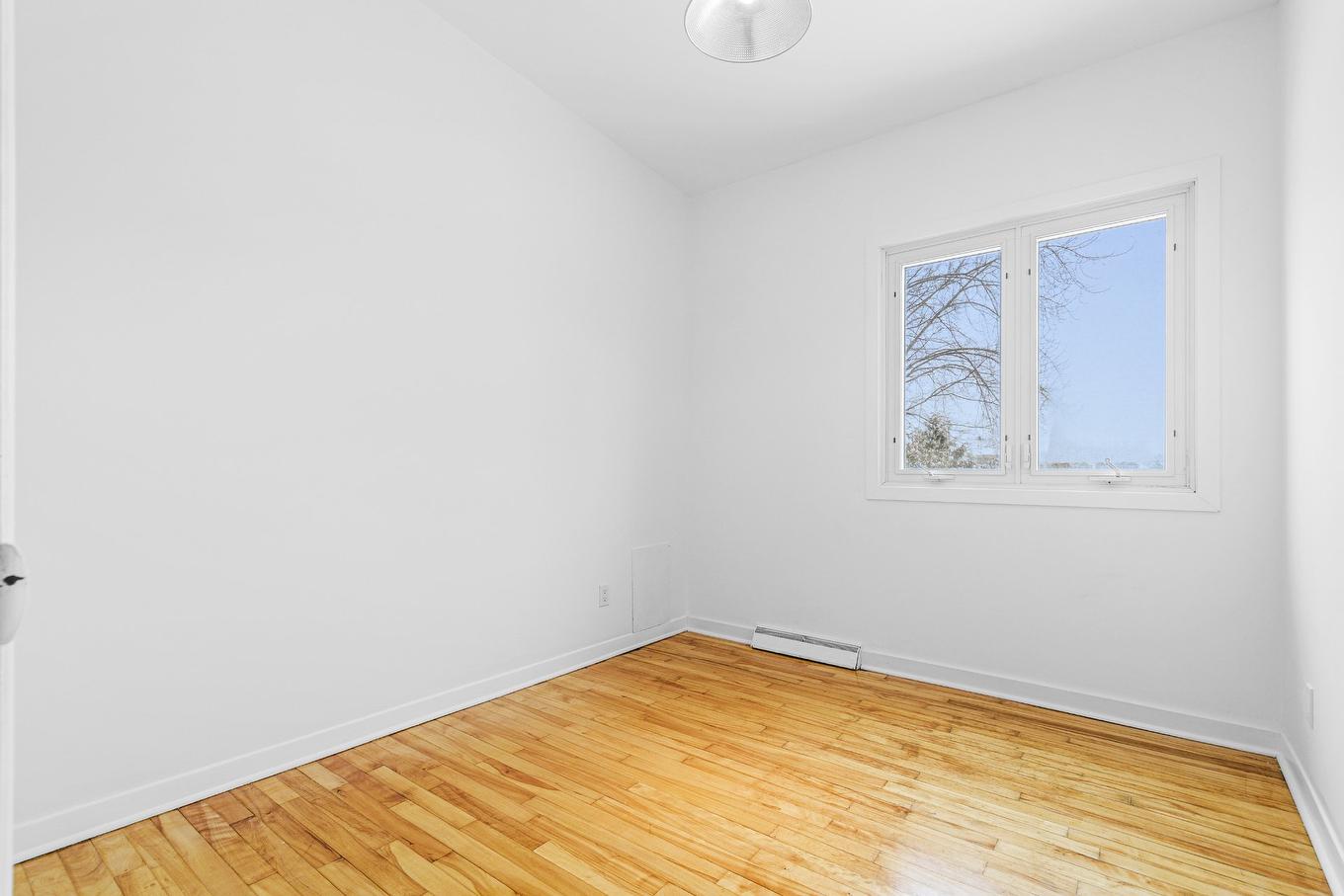 Chambre à coucher - 371 Boul. St-Francis, Châteauguay, QC - Indoor Photo Showing Other Room