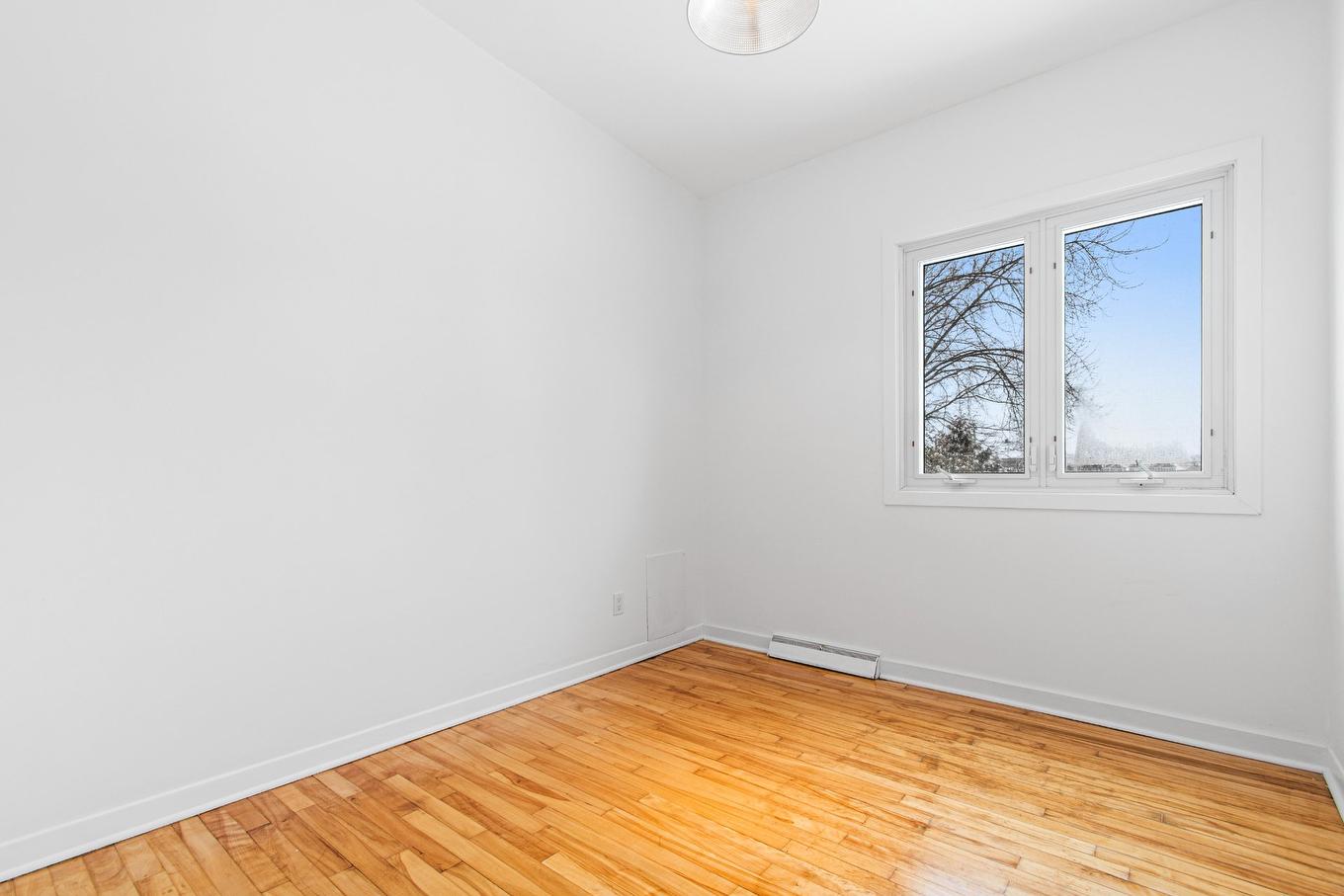 Chambre à coucher - 371 Boul. St-Francis, Châteauguay, QC - Indoor Photo Showing Other Room