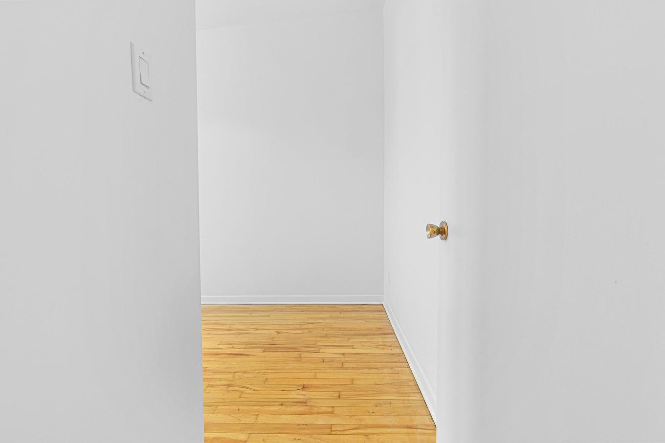 Hall d'entrée/Vestibule - 371 Boul. St-Francis, Châteauguay, QC - Indoor Photo Showing Other Room