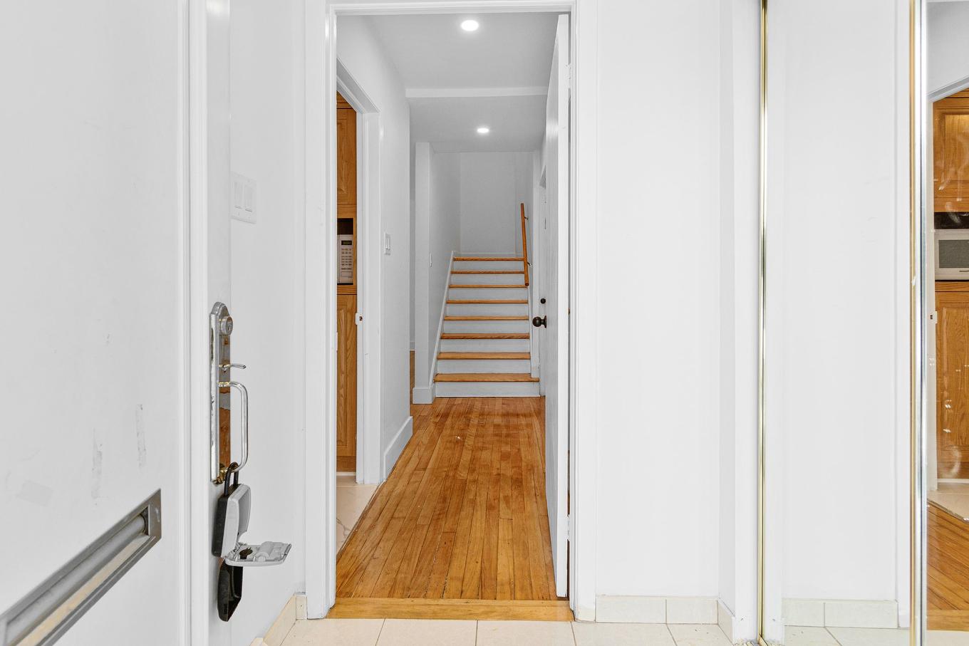 Hall d'entrée/Vestibule - 371 Boul. St-Francis, Châteauguay, QC - Indoor Photo Showing Other Room