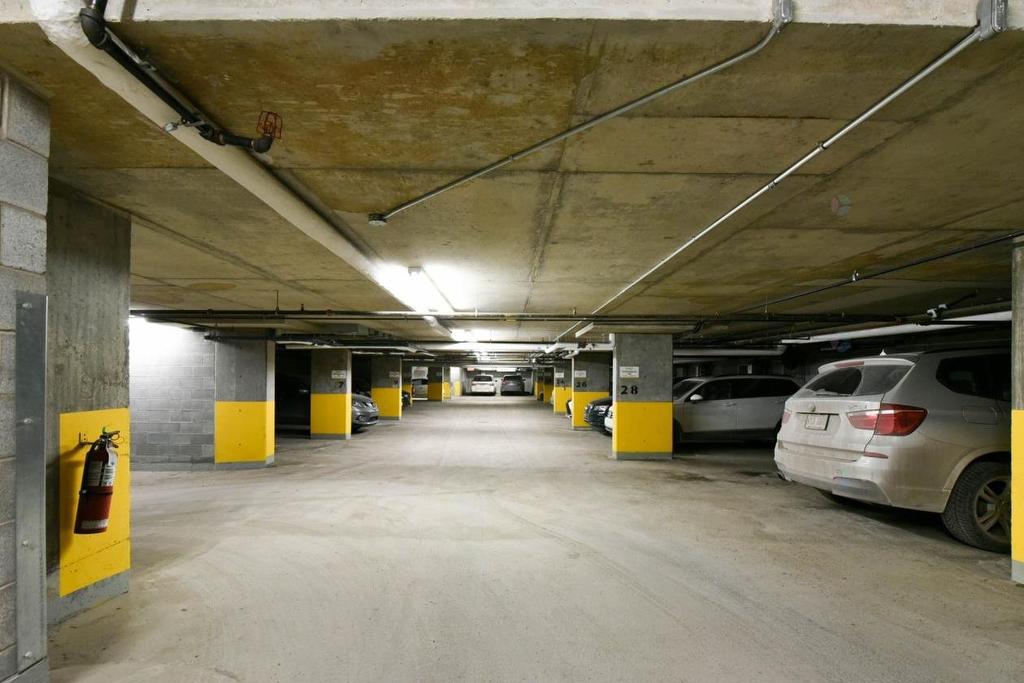 Garage - Ss1-4-1235 Rue Bishop, Montréal (Ville-Marie), QC