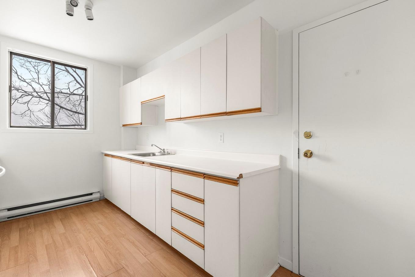 Kitchen - D-853 Ch. Du Bord-Du-Lac-Lakeshore, Dorval, QC - Indoor Photo Showing Other Room