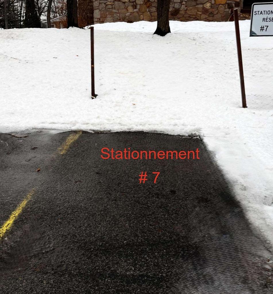 Parking - D-853 Ch. Du Bord-Du-Lac-Lakeshore, Dorval, QC - Outdoor