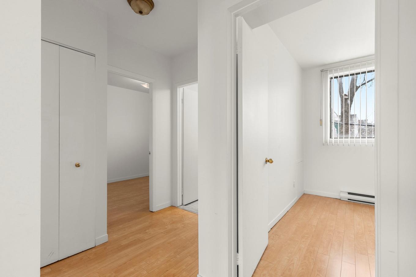 Hall - D-853 Ch. Du Bord-Du-Lac-Lakeshore, Dorval, QC - Indoor Photo Showing Other Room