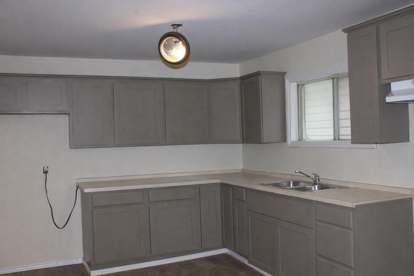 115 Robertson Street, Thunder Bay, ON - Indoor Photo Showing Kitchen With Double Sink
