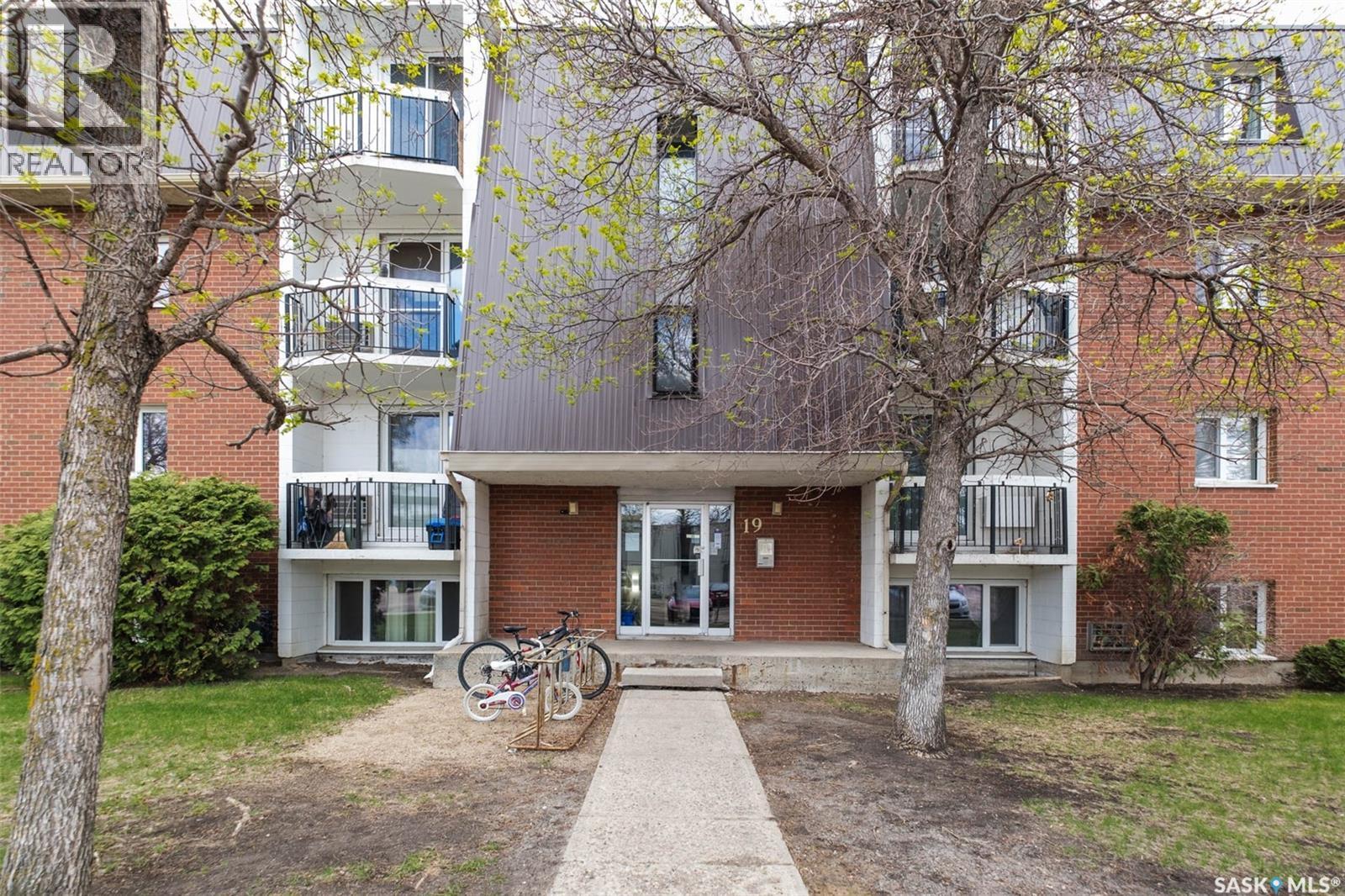 11 19 Centennial Street, Regina, SK - Outdoor With Facade