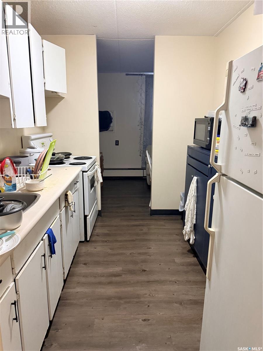 11 19 Centennial Street, Regina, SK - Indoor Photo Showing Kitchen