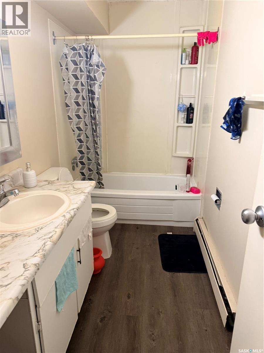 11 19 Centennial Street, Regina, SK - Indoor Photo Showing Bathroom
