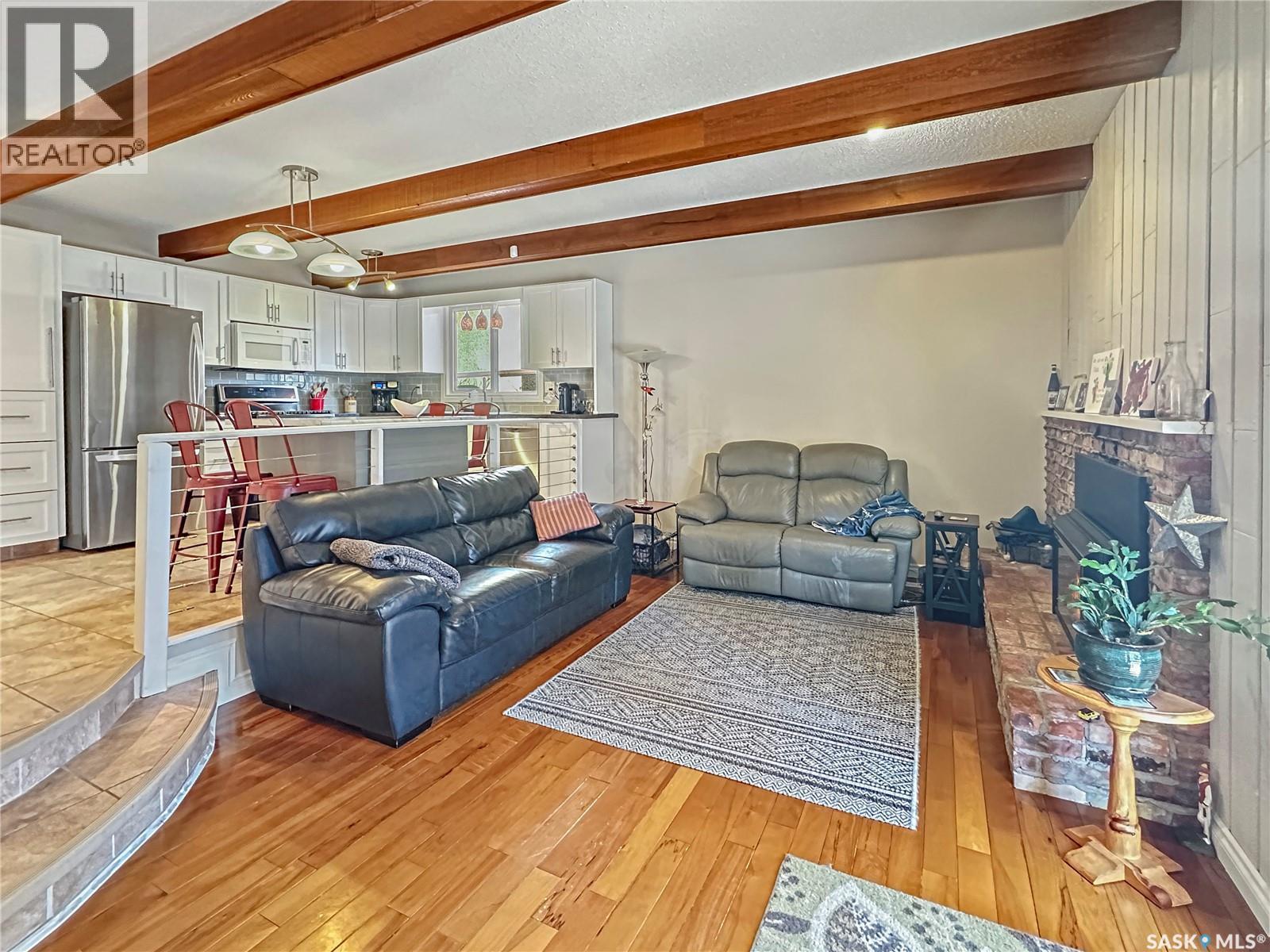 19 Marquis Crescent, Regina, SK - Indoor Photo Showing Living Room