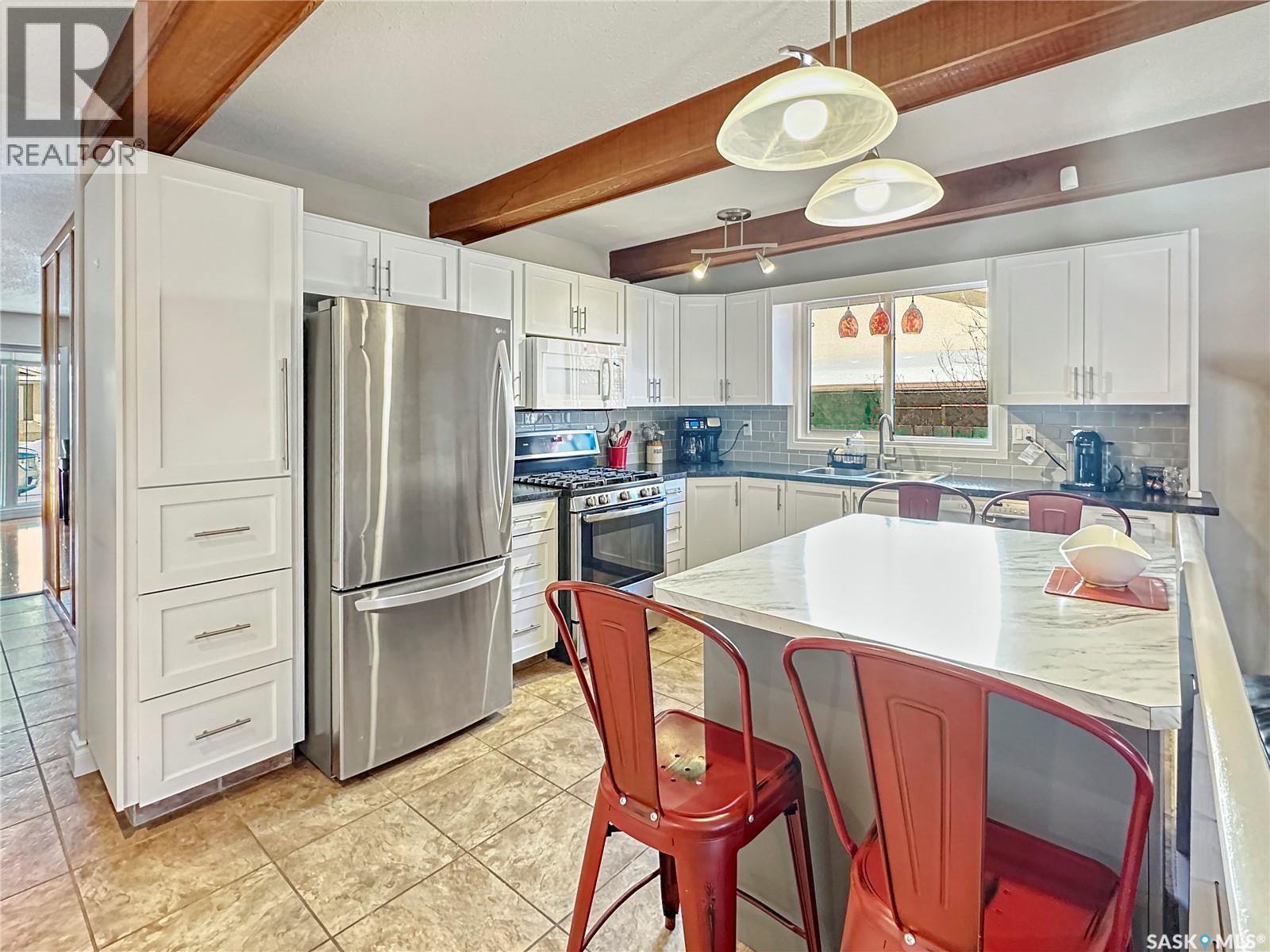 19 Marquis Crescent, Regina, SK - Indoor Photo Showing Kitchen