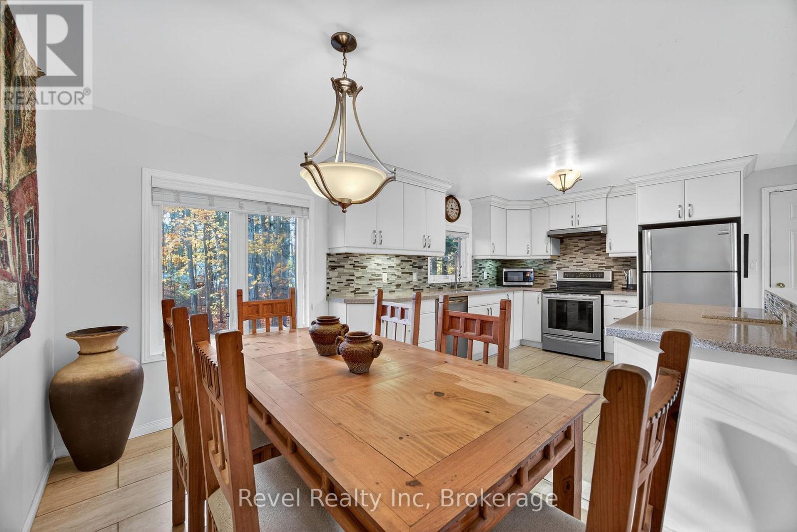 144 Trout Lane, Tiny, ON - Indoor