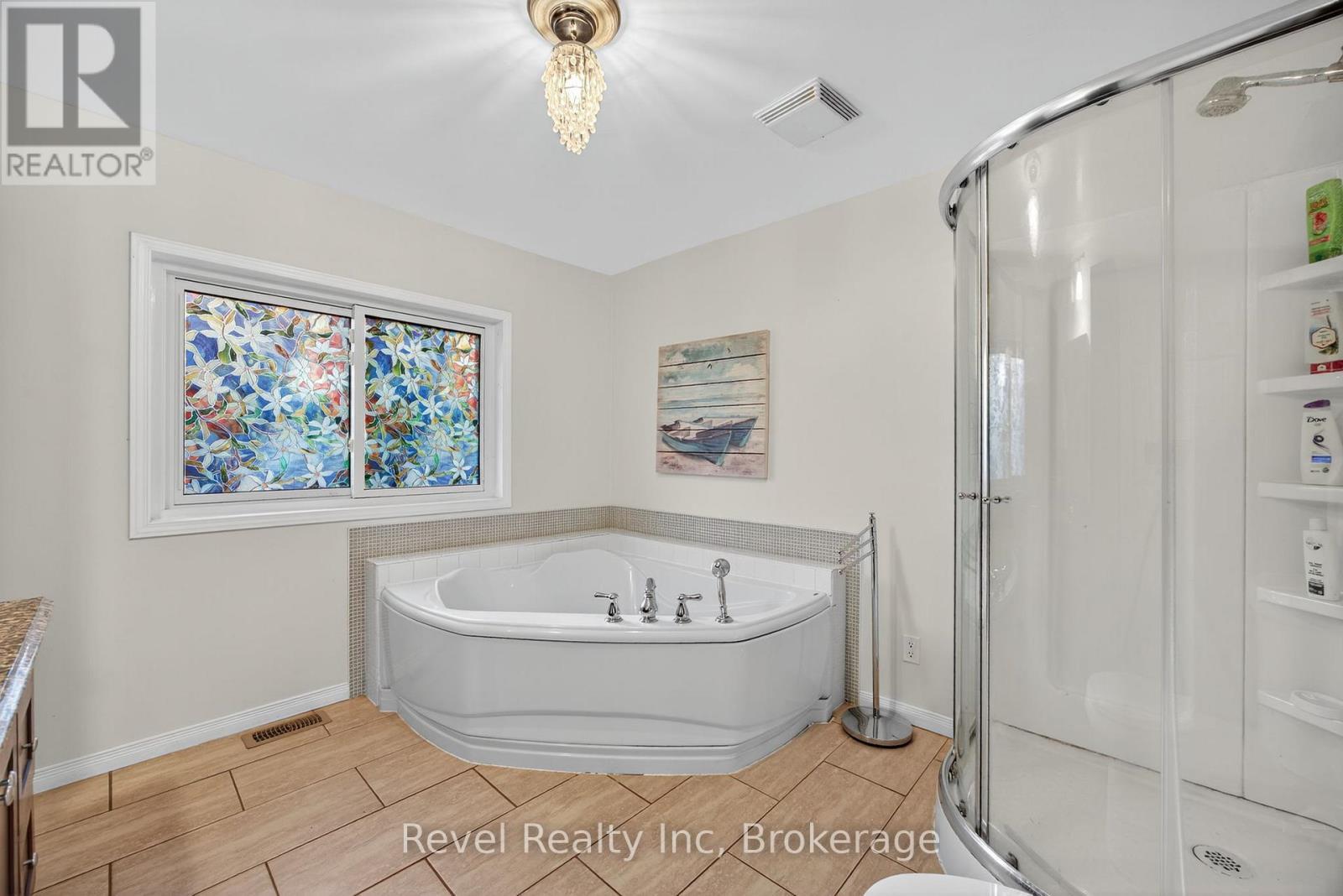 144 Trout Lane, Tiny, ON - Indoor Photo Showing Bathroom