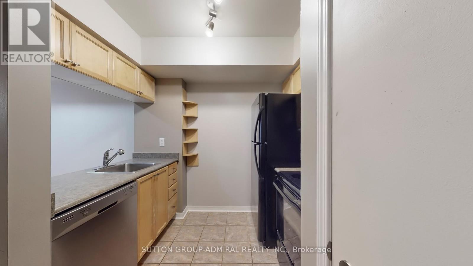 516 - 3 Everson Drive, Toronto, ON - Indoor Photo Showing Kitchen