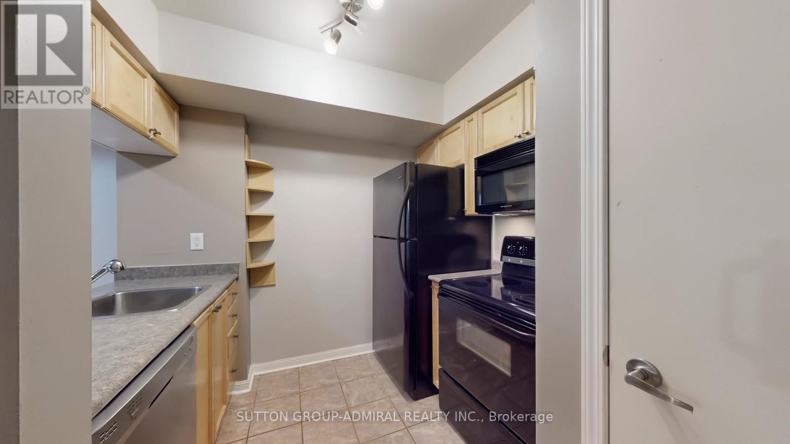516 - 3 Everson Drive, Toronto, ON - Indoor Photo Showing Kitchen