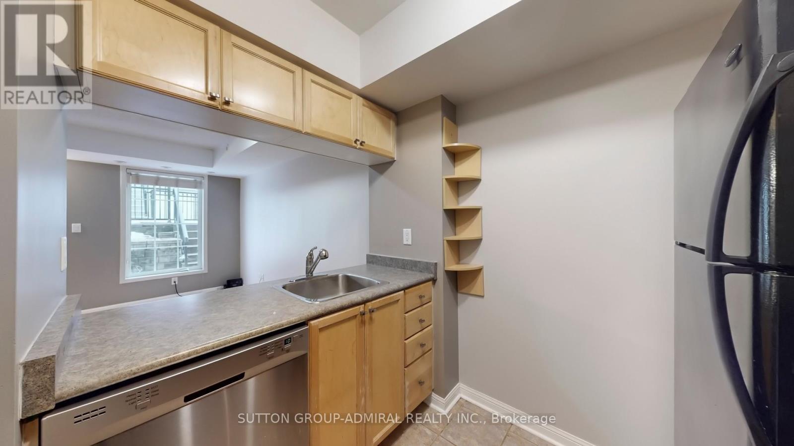 516 - 3 Everson Drive, Toronto, ON - Indoor Photo Showing Kitchen