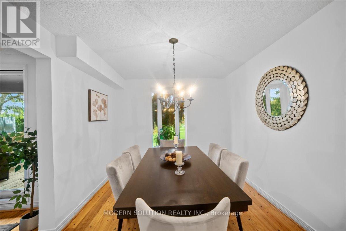 Dining Room - 1464 Credit Woodlands Court, Mississauga, ON - Indoor Photo Showing Dining Room