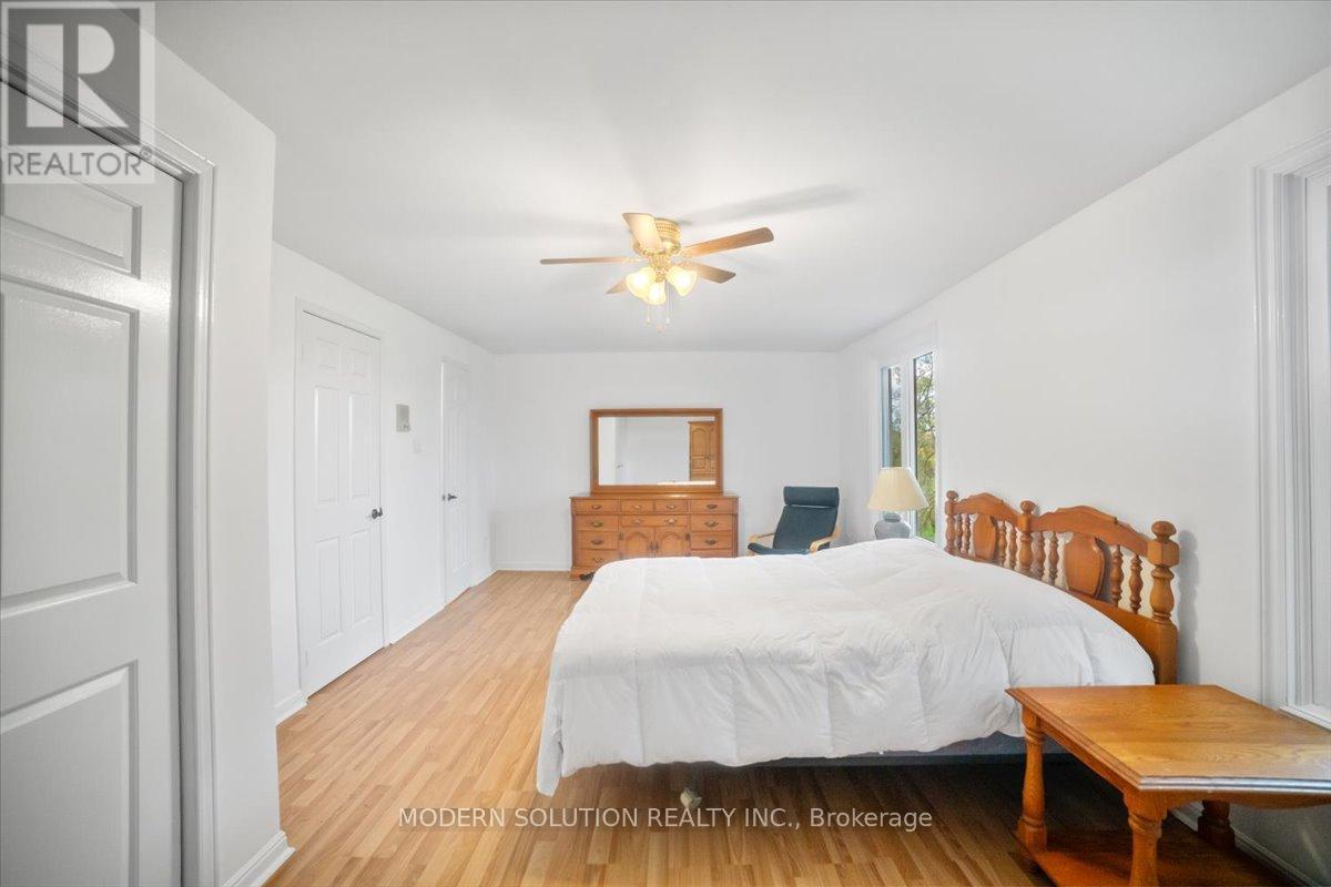 1464 Credit Woodlands Court, Mississauga, ON - Indoor Photo Showing Bedroom