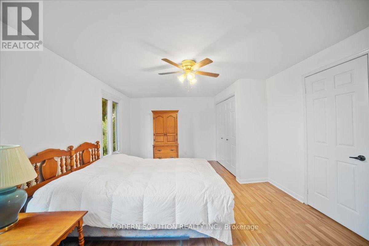 1464 Credit Woodlands Court, Mississauga, ON - Indoor Photo Showing Bedroom
