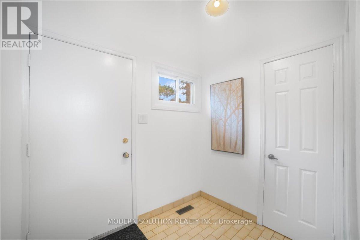 1464 Credit Woodlands Court, Mississauga, ON - Indoor Photo Showing Other Room