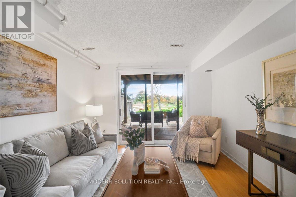 Access To Patio & Garden - 1464 Credit Woodlands Court, Mississauga, ON - Indoor Photo Showing Living Room