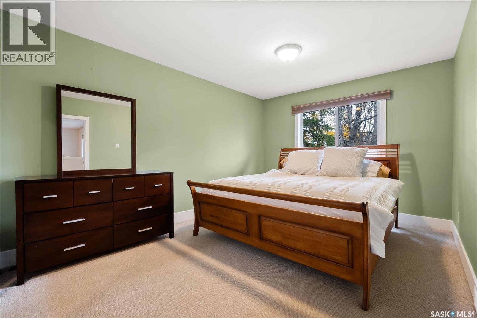 3304 Hill Avenue, Regina, SK - Indoor Photo Showing Bedroom