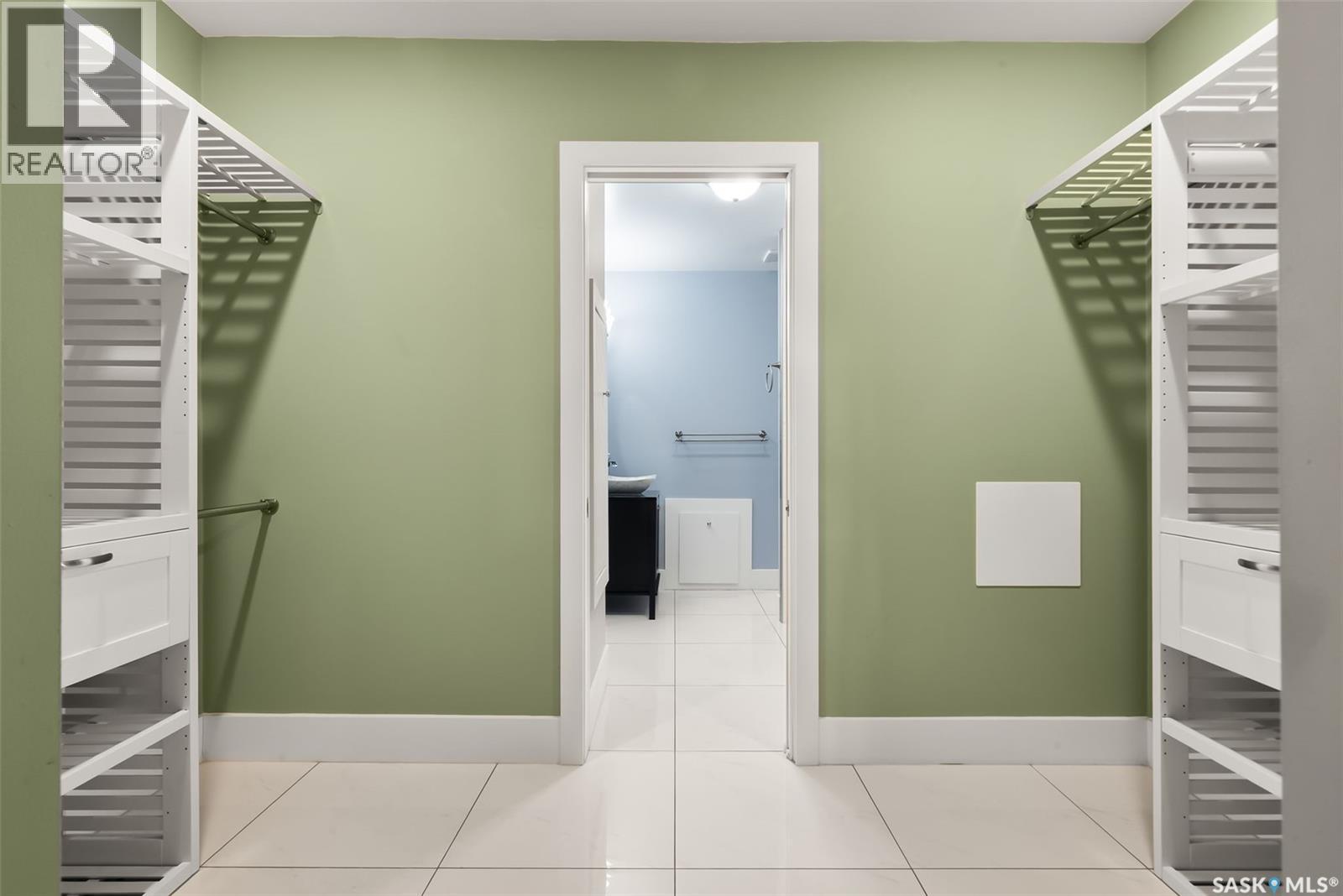 3304 Hill Avenue, Regina, SK - Indoor