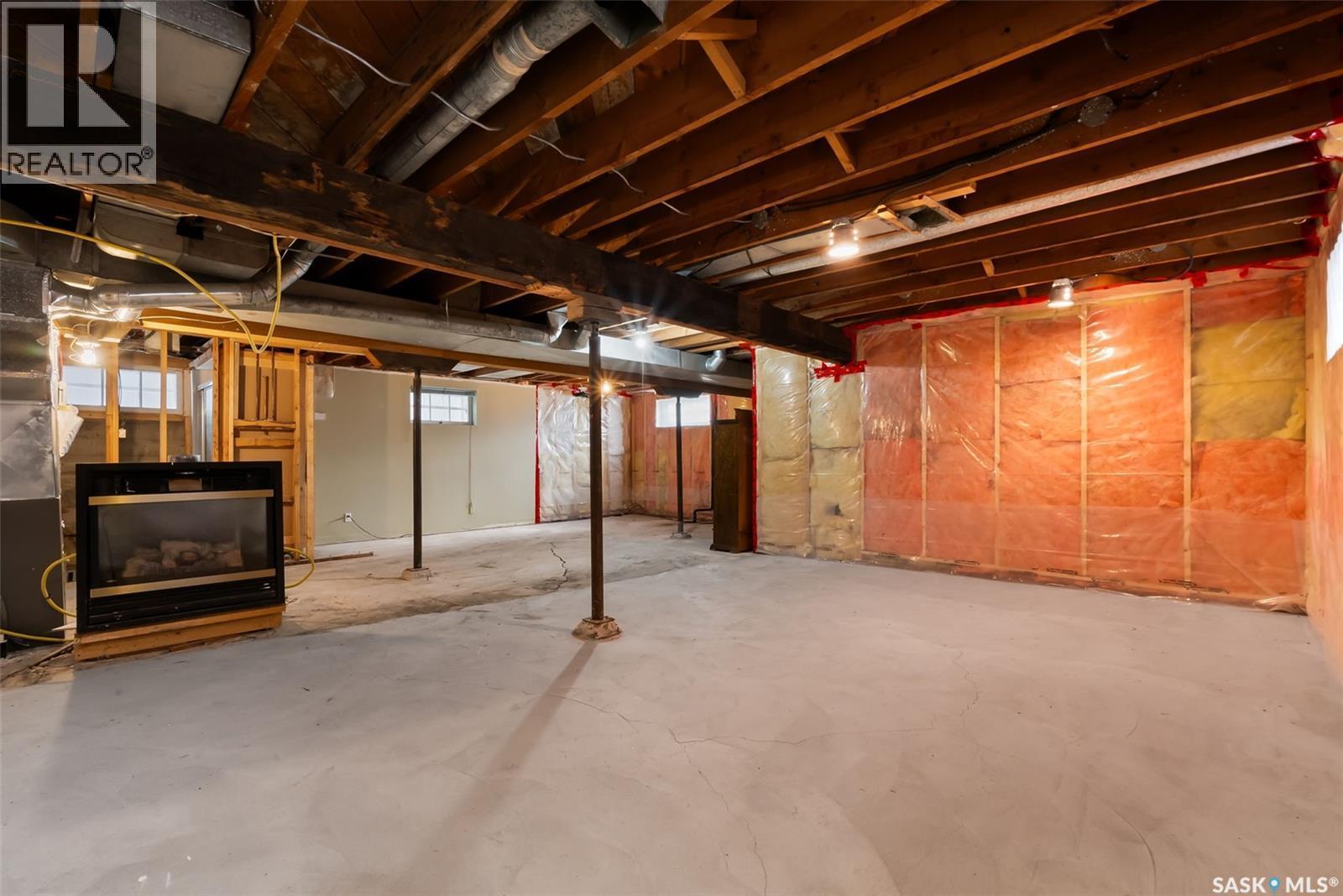 3304 Hill Avenue, Regina, SK - Indoor Photo Showing Basement