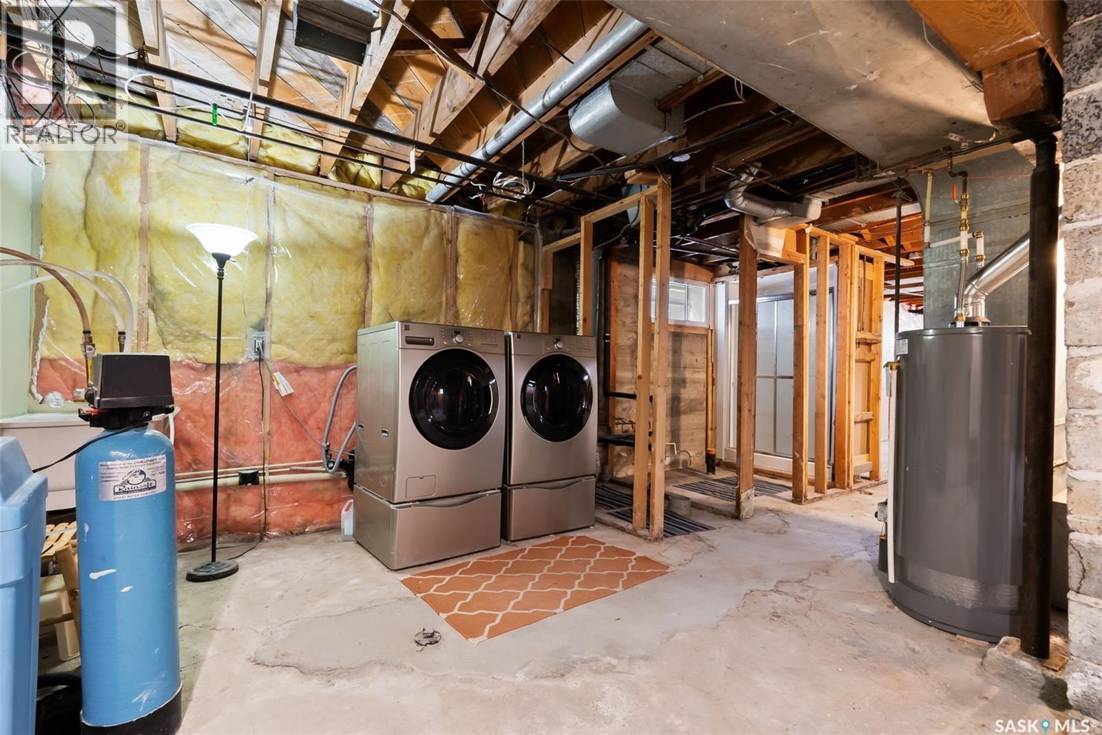 3304 Hill Avenue, Regina, SK - Indoor