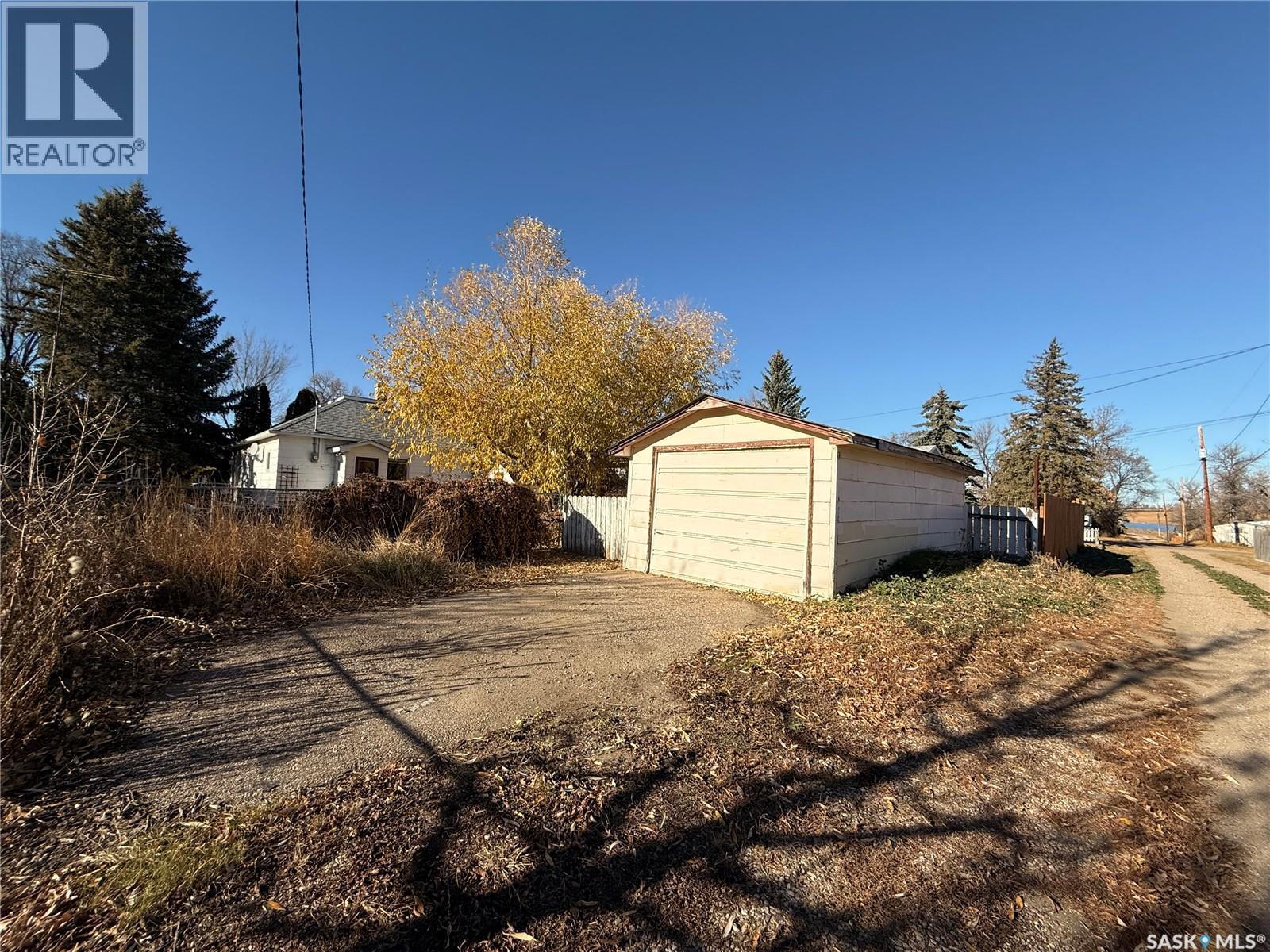 423 Dennis Street, Herbert, SK - Outdoor
