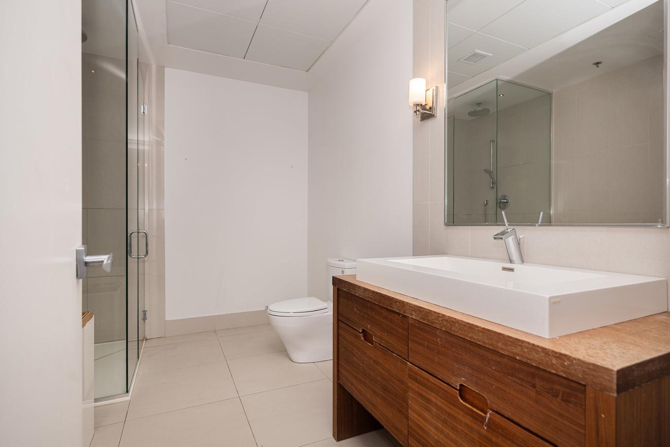 Salle de bains - 500-1070 Rue De Bleury, Montréal (Ville-Marie), QC - Indoor Photo Showing Bathroom