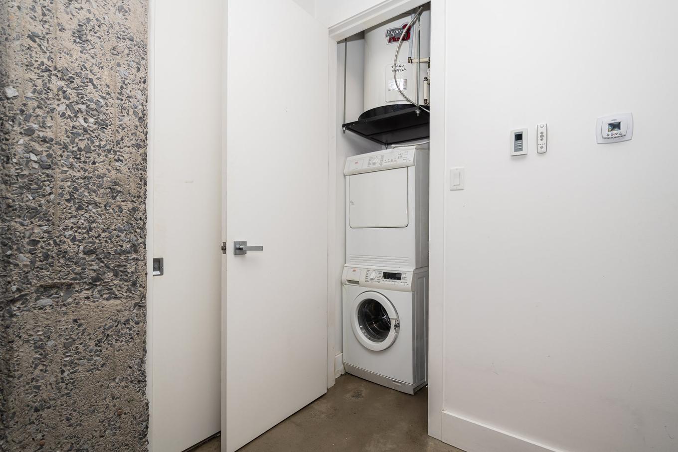 Salle de lavage - 500-1070 Rue De Bleury, Montréal (Ville-Marie), QC - Indoor Photo Showing Laundry Room