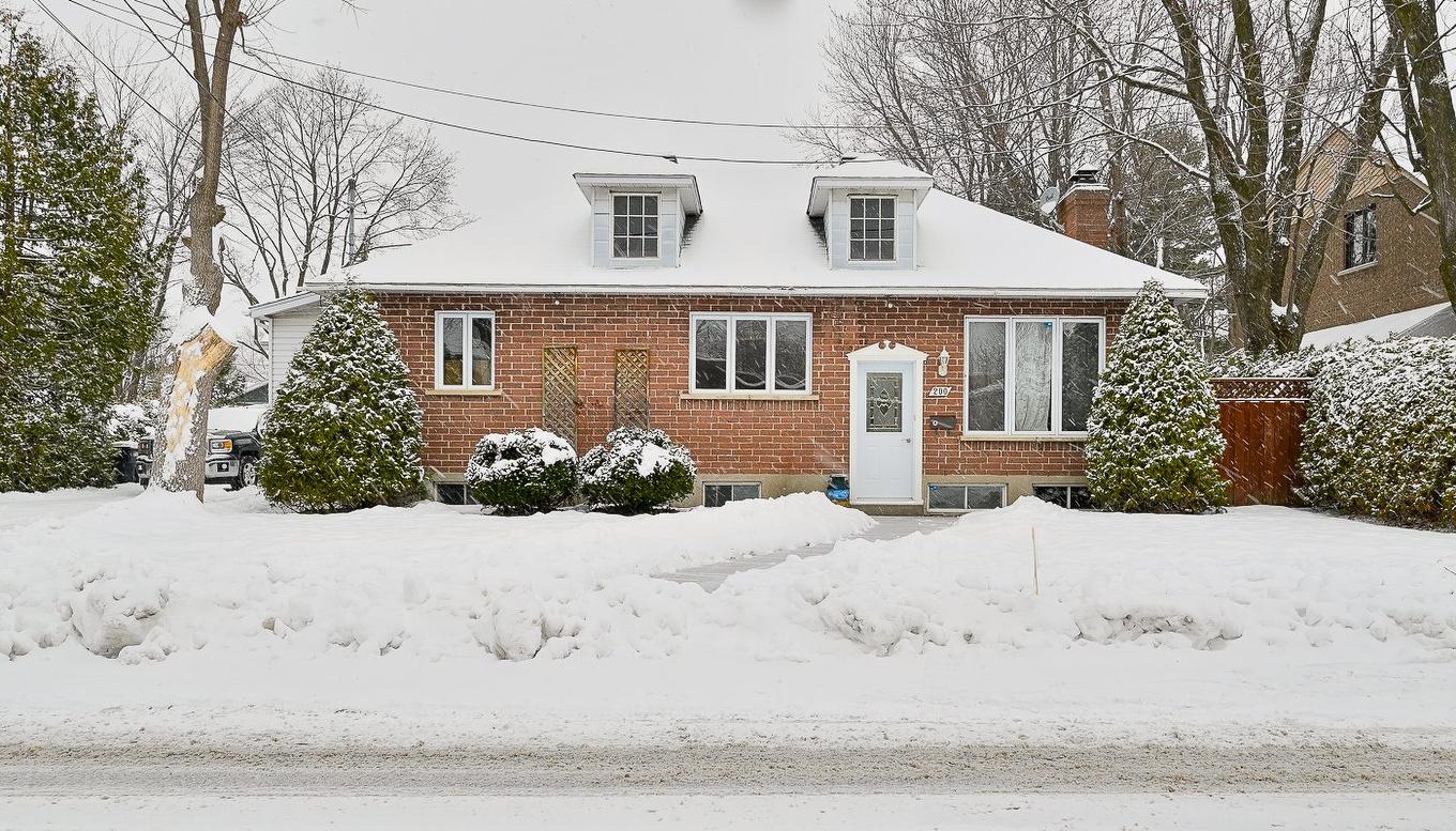 Façade - 200 Rue Maple, Longueuil (Greenfield Park), QC - Outdoor