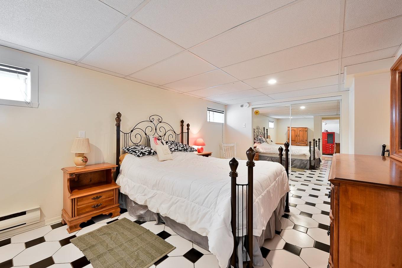 Chambre à coucher - 200 Rue Maple, Longueuil (Greenfield Park), QC - Indoor Photo Showing Bedroom