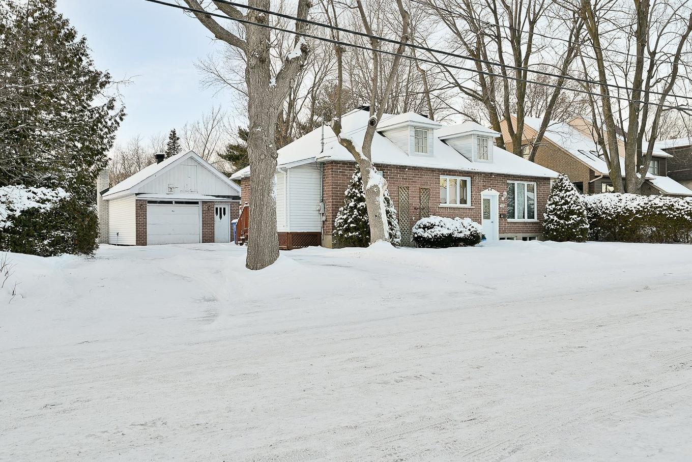 Façade - 200 Rue Maple, Longueuil (Greenfield Park), QC - Outdoor