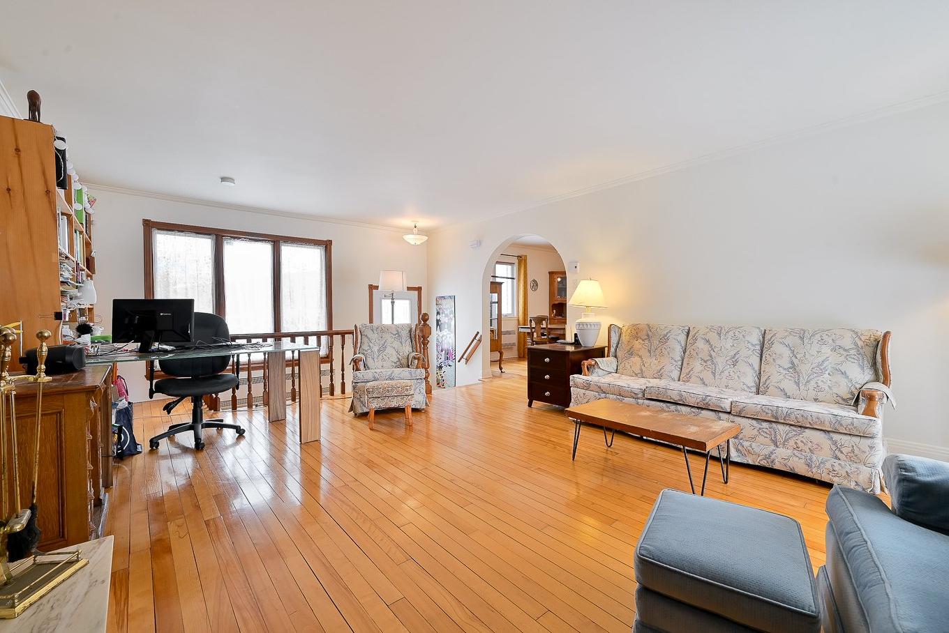 Salon - 200 Rue Maple, Longueuil (Greenfield Park), QC - Indoor Photo Showing Living Room