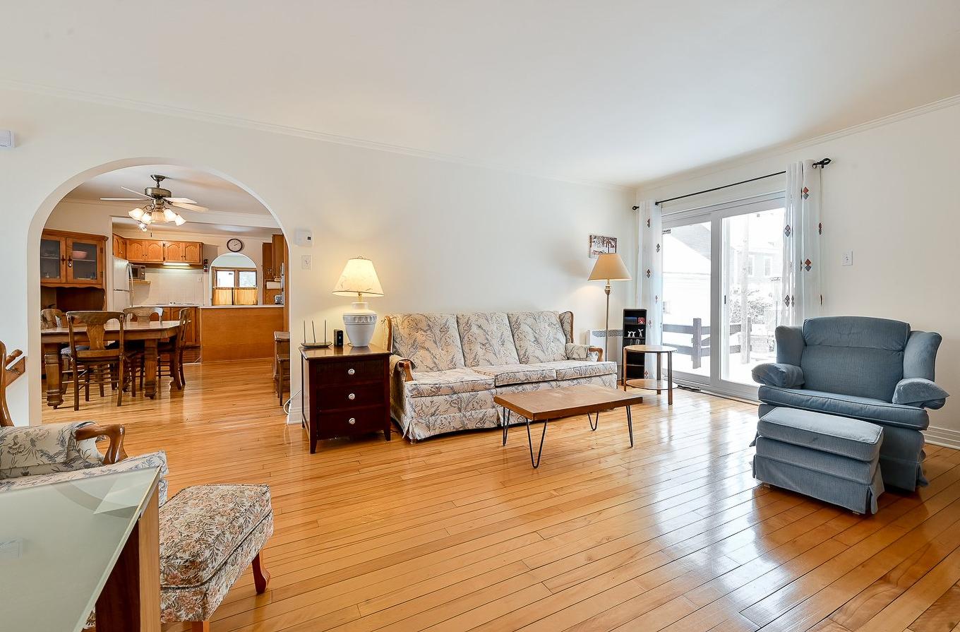 Salon - 200 Rue Maple, Longueuil (Greenfield Park), QC - Indoor Photo Showing Living Room