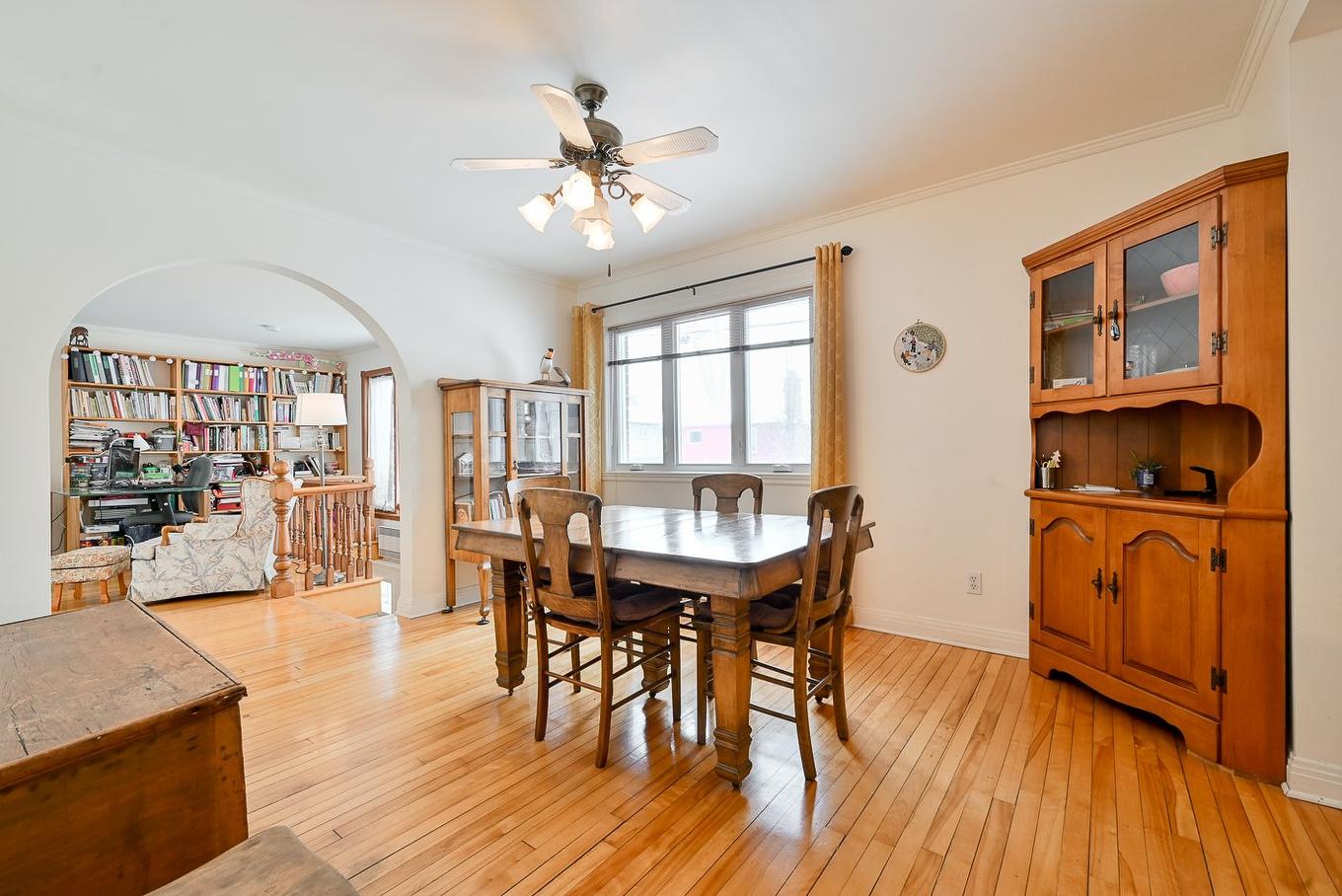 Salle à manger - 200 Rue Maple, Longueuil (Greenfield Park), QC - Indoor Photo Showing Dining Room