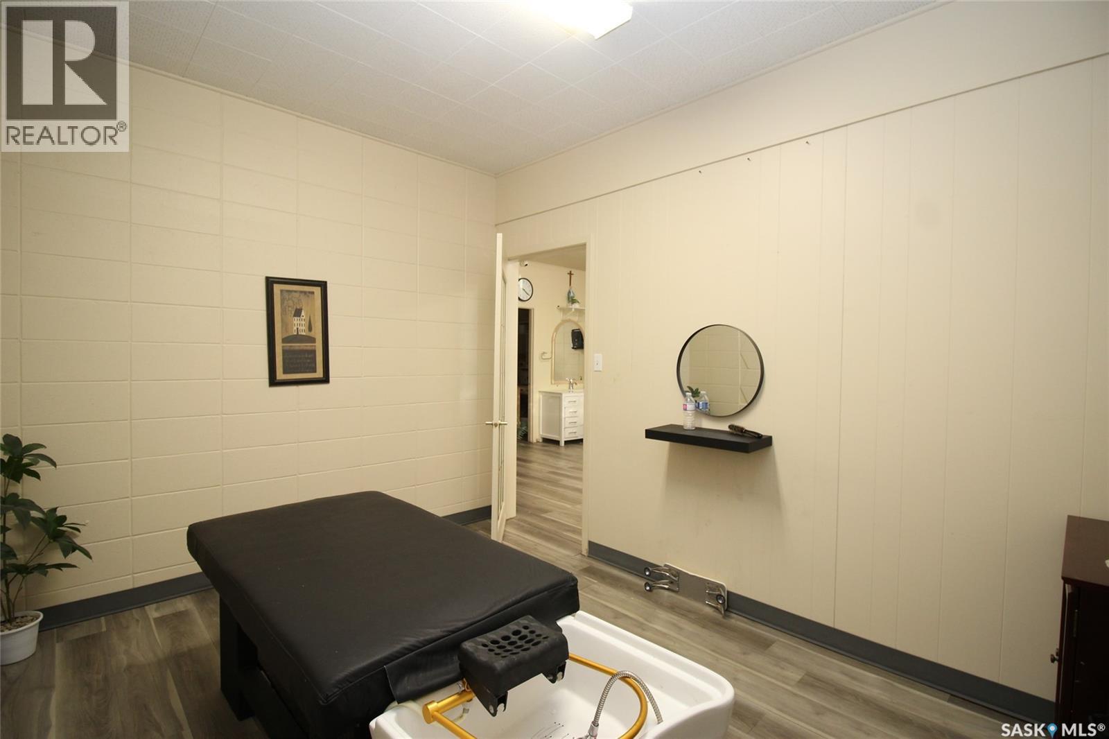 254 Centre Street, Shaunavon, SK